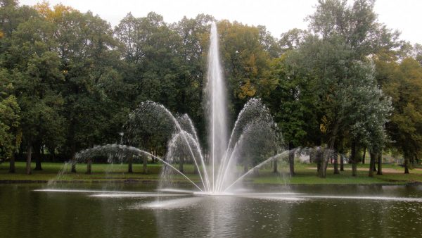 Brunnenmeisterei Weimar, Schreier, Apolda Lohteich Schwimmfontäne Höhe 12,5 m mit LED Unterwasserbeleuchtung