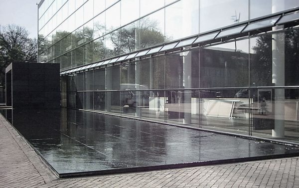 Erfurt Theaterbrunnen Wasserschräge