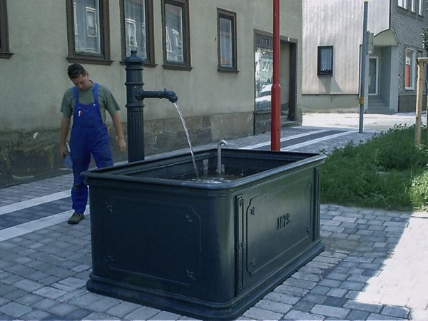 Langewiesen Hauptstraße Gussbrunnen, restauriert