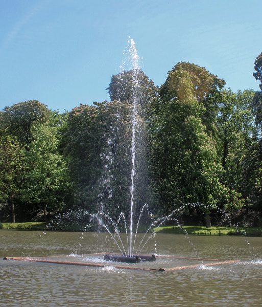 Weißensee Gondelteich Schwimmfontaine 6m